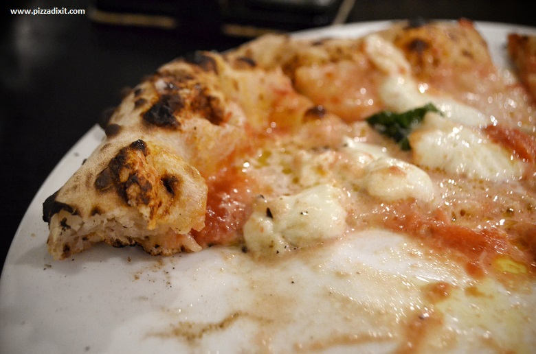 En Plato, Pizza & Pasta Bibice, pizza Bufalina